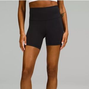 Lululemon - Wunder Train High-rise short 6”